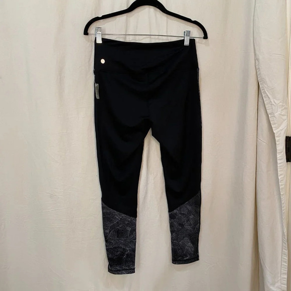 ZELLA NWOT High Waist Midi Leggings - Medium - Picture 4 of 5